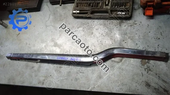 Ford Connect Orjinal Sağ Ön Cam Sıyırıcı Krom çıkma