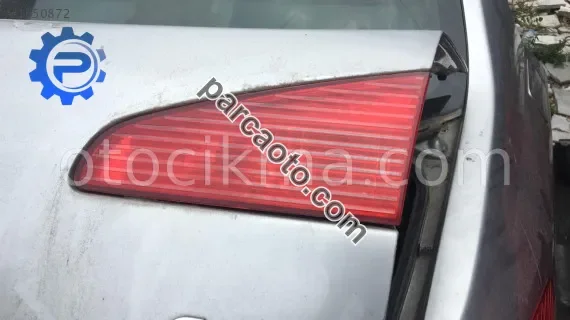 peugeot 607 çıkma sağ iç stop lambası