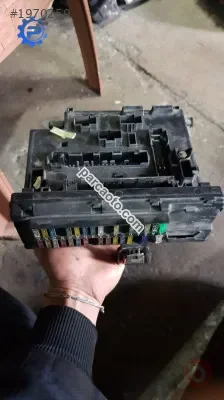 ford escort çıkma motor içi sigorta kutusu