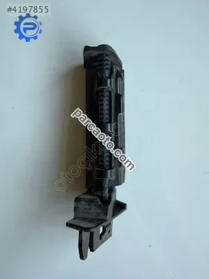 Arka Tampon Üst Destek Rayı Braketi Audi A6 2019-2025 4K5807890