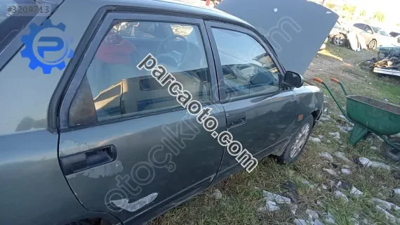 Daihatsu applause sağ kapı camları adet yedek parça