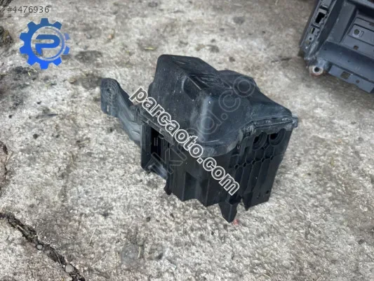 Peugeot 207 Sigorta Kabı Kutusu Orjinal
