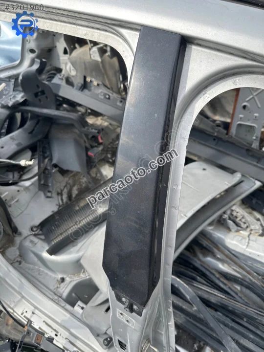 Audi a3 sağ kapı direk kaplaması direk plastiği Audi a3 sağ kapı direk kaplaması direk plastiği