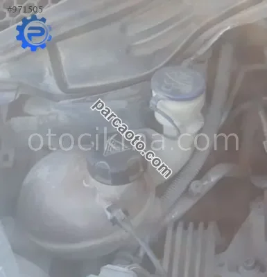 2009 model peugeot 207 1.4 çıkma su deposu