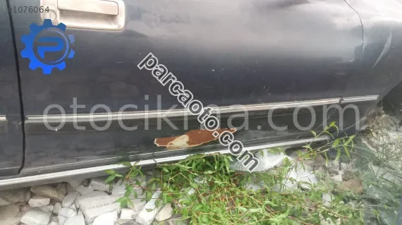 Toyoto cresida sag dıs kapı bandı