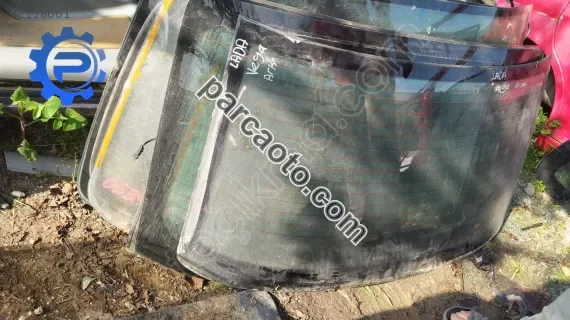 Lada vege arka cam çıkma