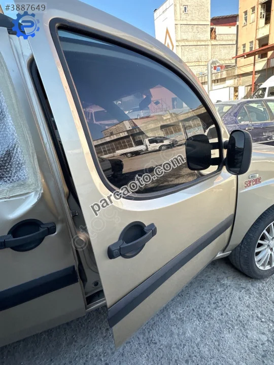 Fiat Doblo sağ ön kapı dolu hatasız çıkma YEDEK PARÇA SAMSUN EFE Fiat Doblo sağ ön kapı dolu hatasız çıkma YEDEK PARÇA SAMSUN EFE