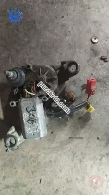 306 arka silecek motoru çıkma