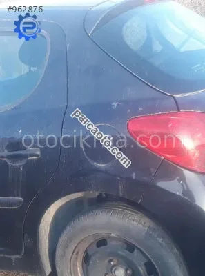2009 peugeot 207 1.4 benzinli çıkma sol arka çamurluk