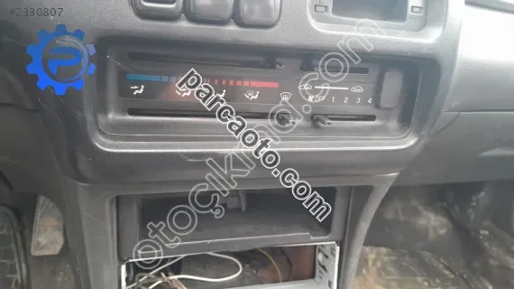 323 family kalorifer paneli çıkma