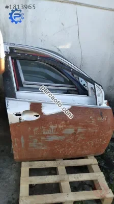 mazda 2 çıkma sağ ön kapı