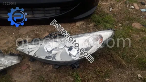 peugeot 207 1.4 benzinli çıkma sol far