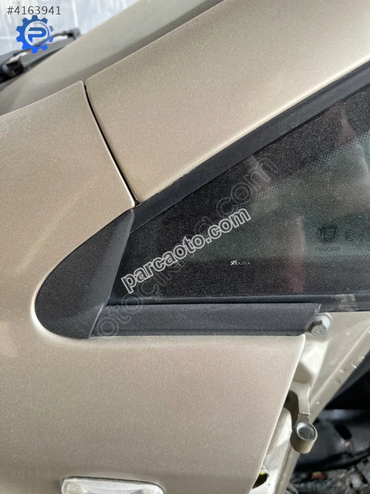 Fiat linea sol ön çamurluk kapağı fitili sıyırıcısı Fiat linea sol ön çamurluk kapağı fitili sıyırıcısı