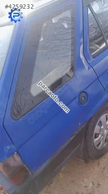 Skoda forman sağ arka kelebek cam