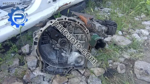 Mazda 323 1.6 karbüratörlü sanziman