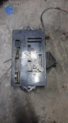 Lada samara klimasız sigorta kutusu