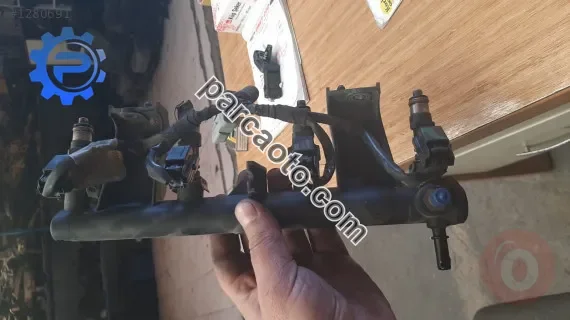 peugeot 207 1.6 16v çıkma benzin enjektör kütüğü