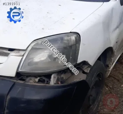 2006 model peugeot partner 1.9 çıkma  sol far