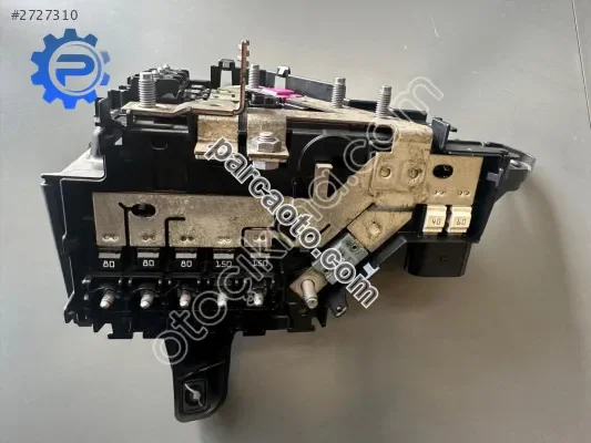 Çıkma Sigorta Kutusu Mercedes-Benz E Serisi W213 A2135400750