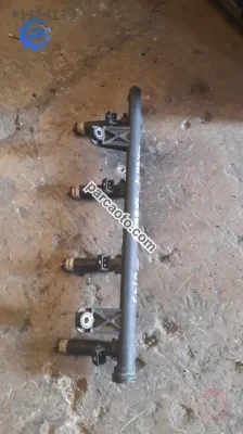 renault megane 1 çıkma benzin enjektör kütüğü
