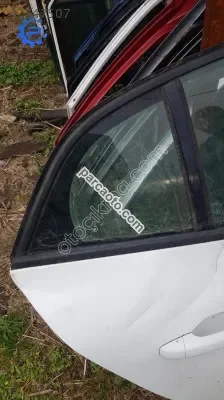 Renault Megan 4 Sağ Arka Kelebek Cam yedek parça