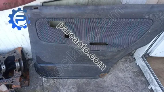Mazda 323 sağ arka kapı döşemesi çıkma