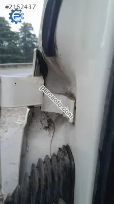 T5 sol ön kapı ust menteşe çıkma