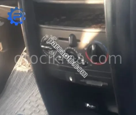 2009 model peugeot 207 1.4 çıkma klima kontrol paneli