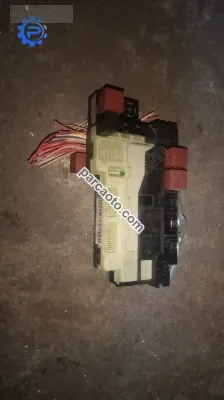 Renault Clio 2 sigorta kutusu badi