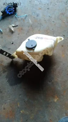 Peugeot 205 cam suyu bidonu orjinal çıkma