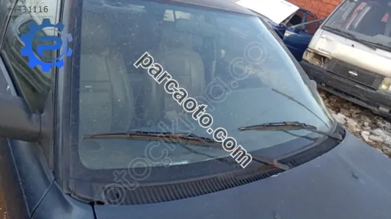 Toyota Corolla ae92 fındık kasa ön cam