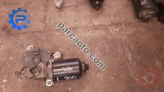 mitsubishi l300 çıkma ön cam silgeç motoru