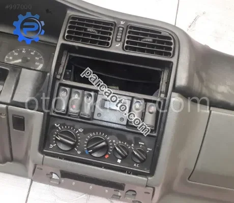 renault r19 çıkma orta kontrol paneli