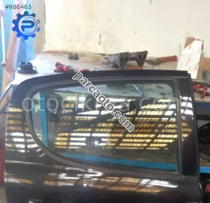 peugeot 207 çıkma sağ arka kapı camı