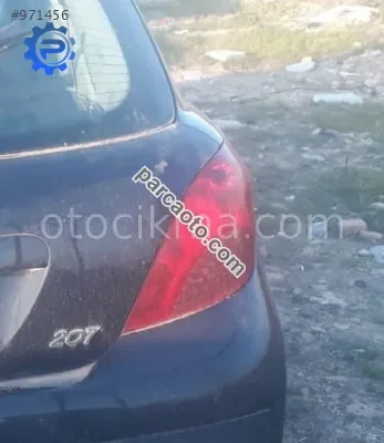 2009 model peugeot 207 1.4 orjinal sağ stop lambası