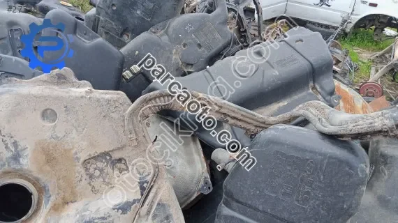Megane 1 yakıt deposu depo dolum borusu yedek parça