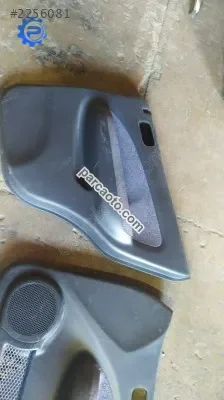 Honda hrv sağ arka kapı döşemesi çıkma