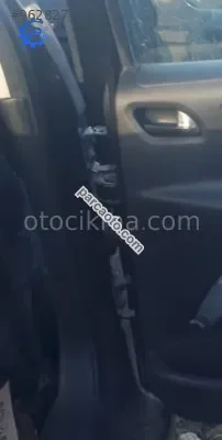 2009 peugeot 207 1.4 benzinli çıkma sağ arka kapı menteşe