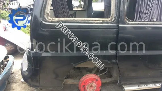 hyundai starex çıkma sağ arka çamurluk