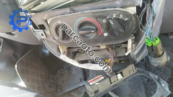 Ford Ka kalorifer paneli çıkma