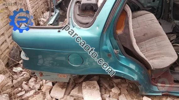 90 mitsubishi lancer kesme sağ arka çamurluk