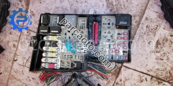 volvo s40 çıkma sigorta kutusu