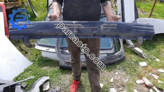 1993 1996 model seat cordoba çıkma arka tampon demiri