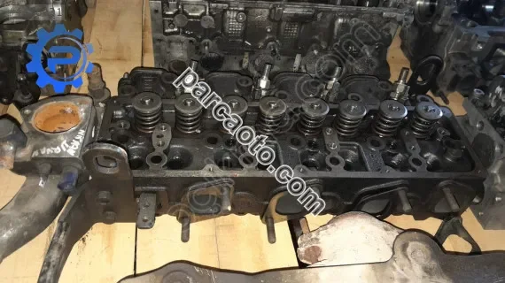 Nissan urvan silindir kapak