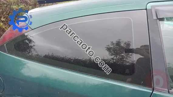 ford focus hb coupe çıkma sağ arka çamurluk camı