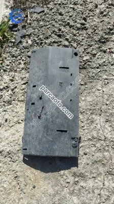 Reno 19 sigorta kutusu kapağı yedek parça
