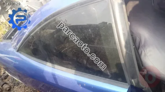 opel calibra çıkma sağ arka çamurluk camı