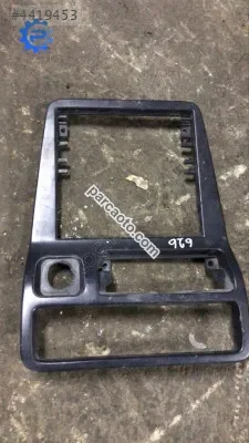 Mazda 626 teyp çerçevesi