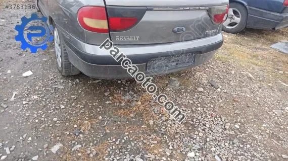 Renault Megane 1 Modeli İçin Arka Tampon Yedek Parçası