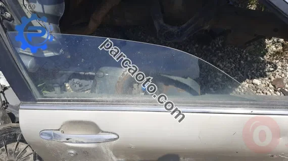 mitsubishi galant çıkma sağ ön kapı camı